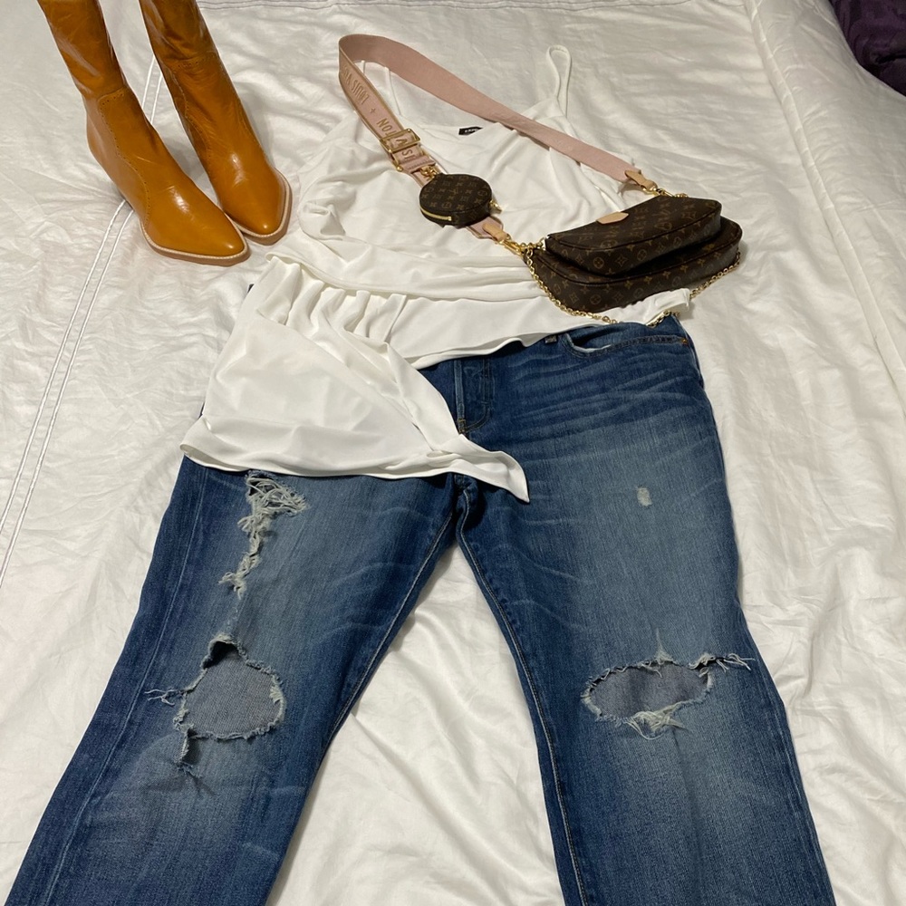 Gap women rip jeans